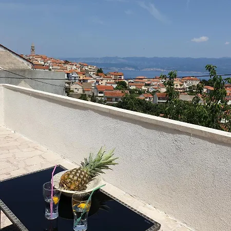 Two Olives * Vrbnik (Primorje-Gorski Kotar)